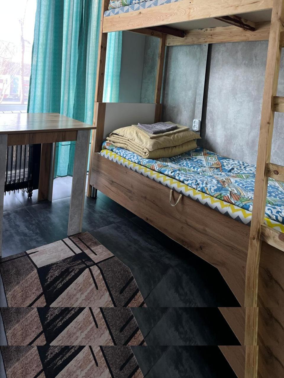 Hostel Del Luna 阿拉木图 外观 照片