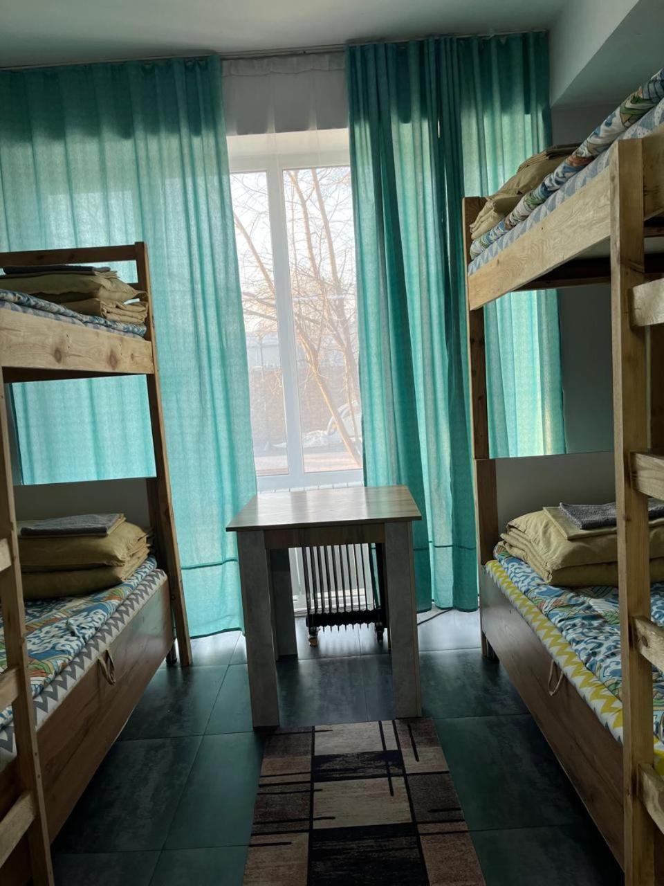 Hostel Del Luna 阿拉木图 外观 照片