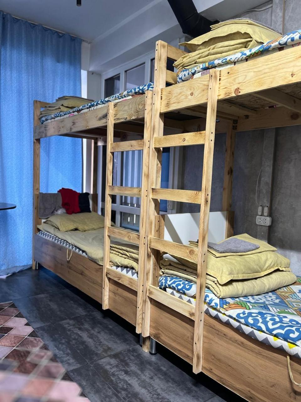 Hostel Del Luna 阿拉木图 外观 照片
