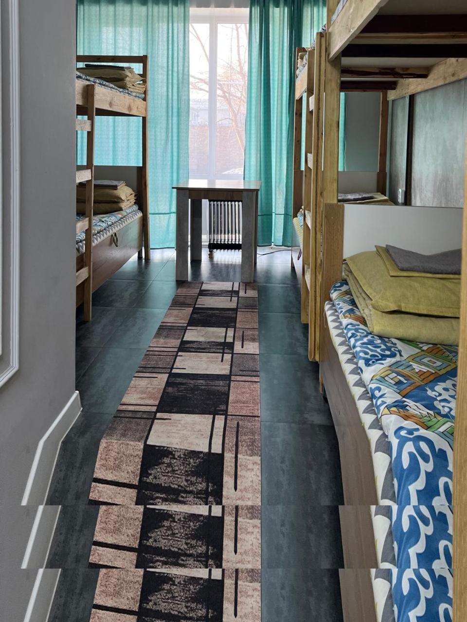 Hostel Del Luna 阿拉木图 外观 照片