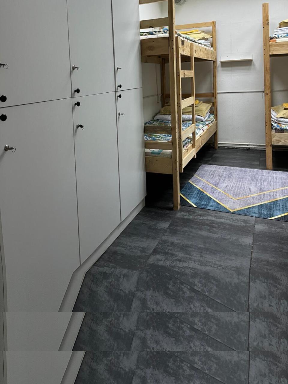 Hostel Del Luna 阿拉木图 外观 照片
