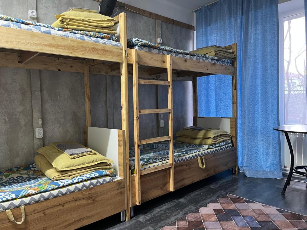 Hostel Del Luna 阿拉木图 外观 照片