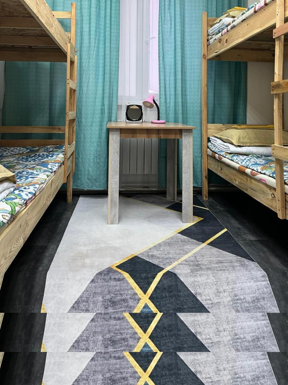 Hostel Del Luna 阿拉木图 外观 照片