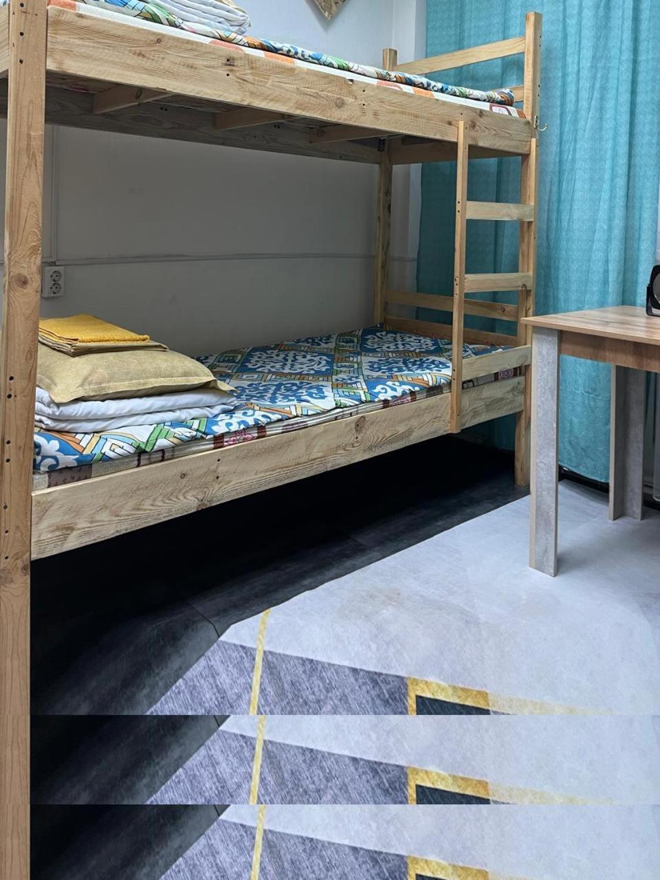 Hostel Del Luna 阿拉木图 外观 照片